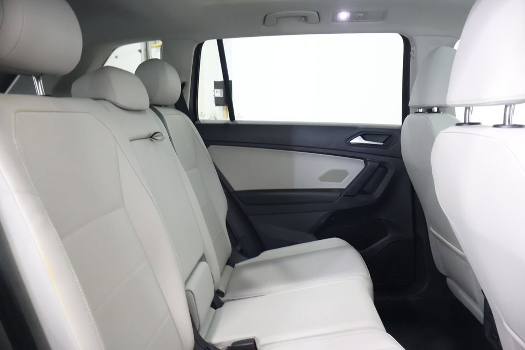 Used 2019 Volkswagen Tiguan SE w/ Panoramic Sunroof Package image 24
