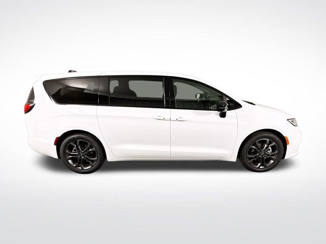 New 2026 Chrysler Pacifica Select image 8