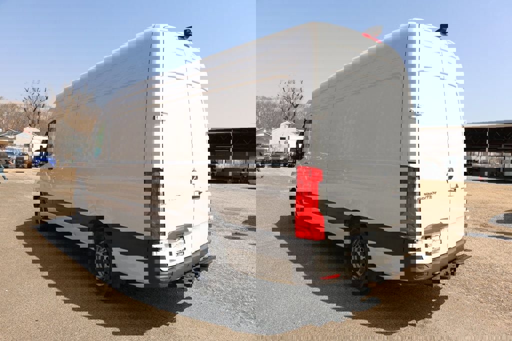 Used 2025 Mercedes-Benz Sprinter 2500 image 3