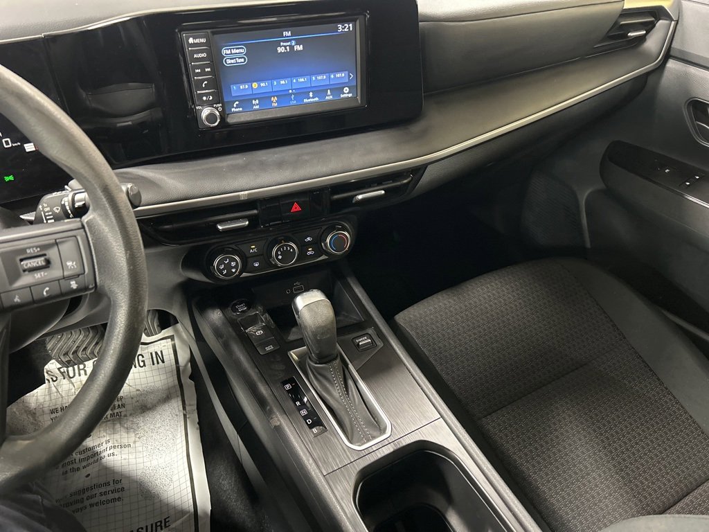 Used 2025 Nissan Kicks S image 7