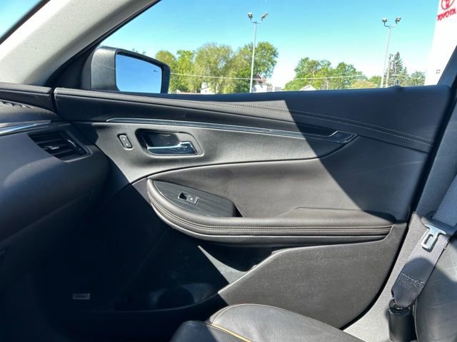 Used 2017 Chevrolet Impala Premier w/ Enhanced Convenience Package FWD image 38