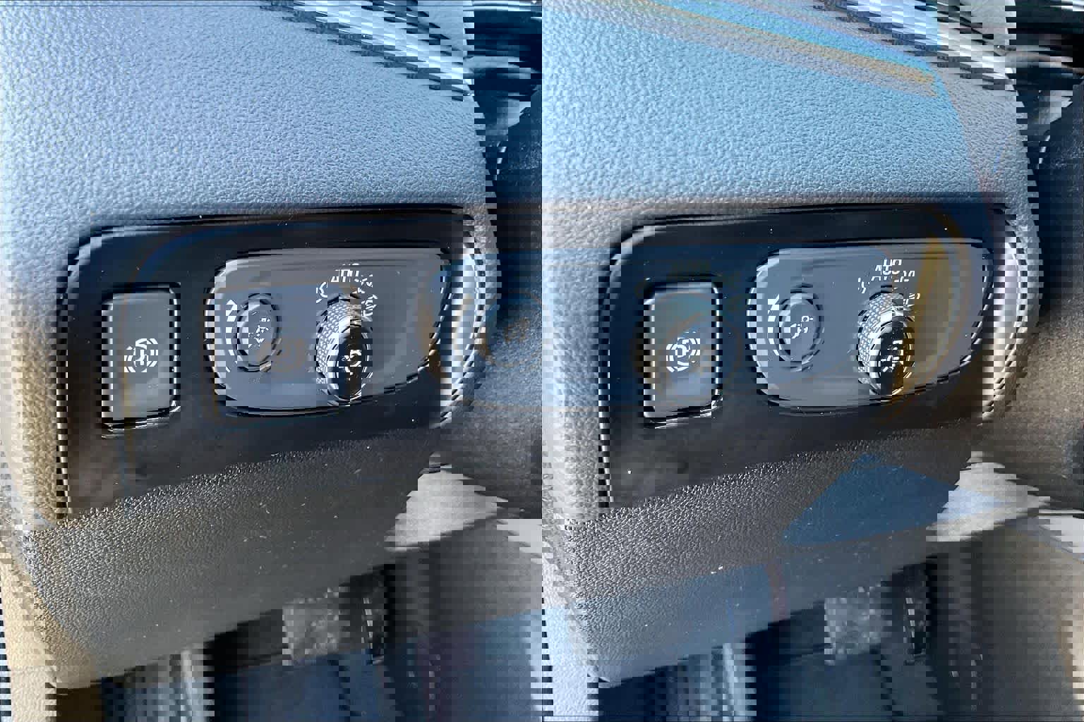 Used 2020 Buick Enclave Premium w/ Trailering Package, 5000 lbs. image 13