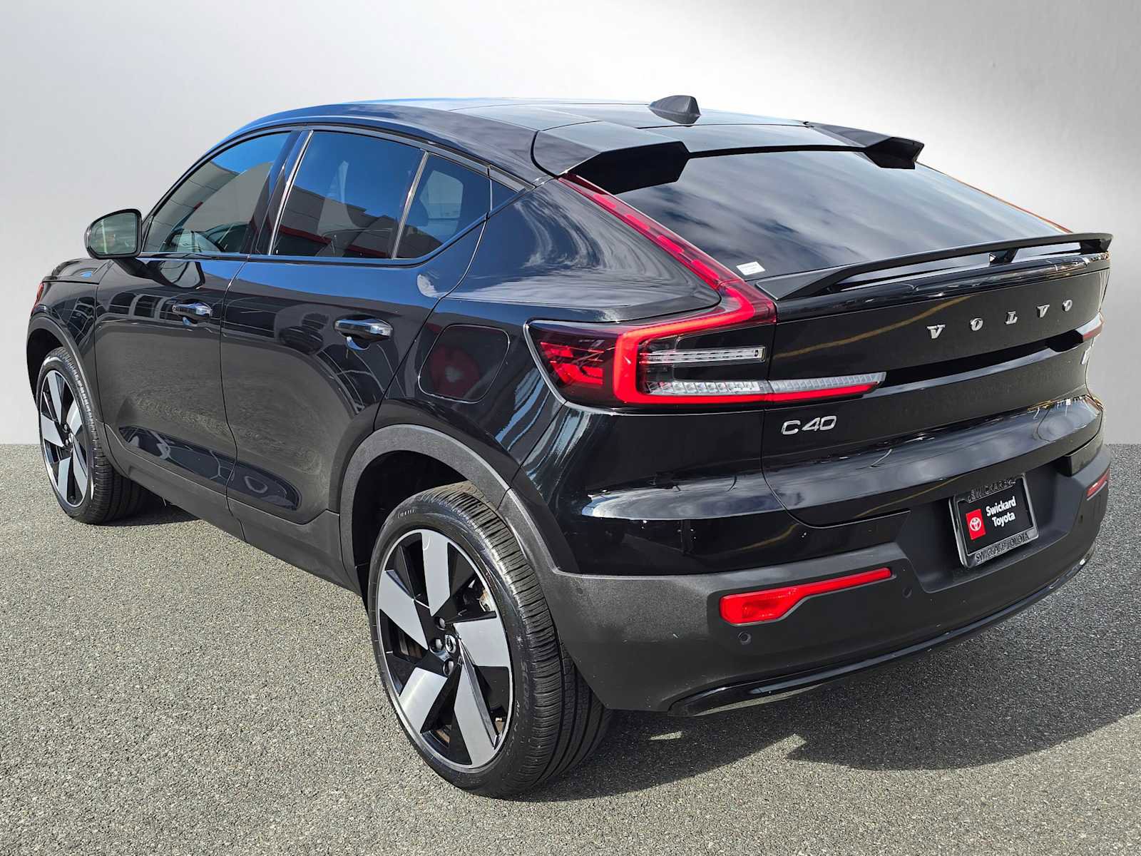Used 2023 Volvo C40 P8 Recharge Ultimate image 6