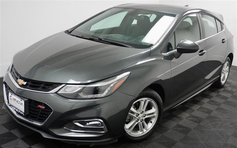 Used 2018 Chevrolet Cruze LT w/ Convenience Package FWD image 2