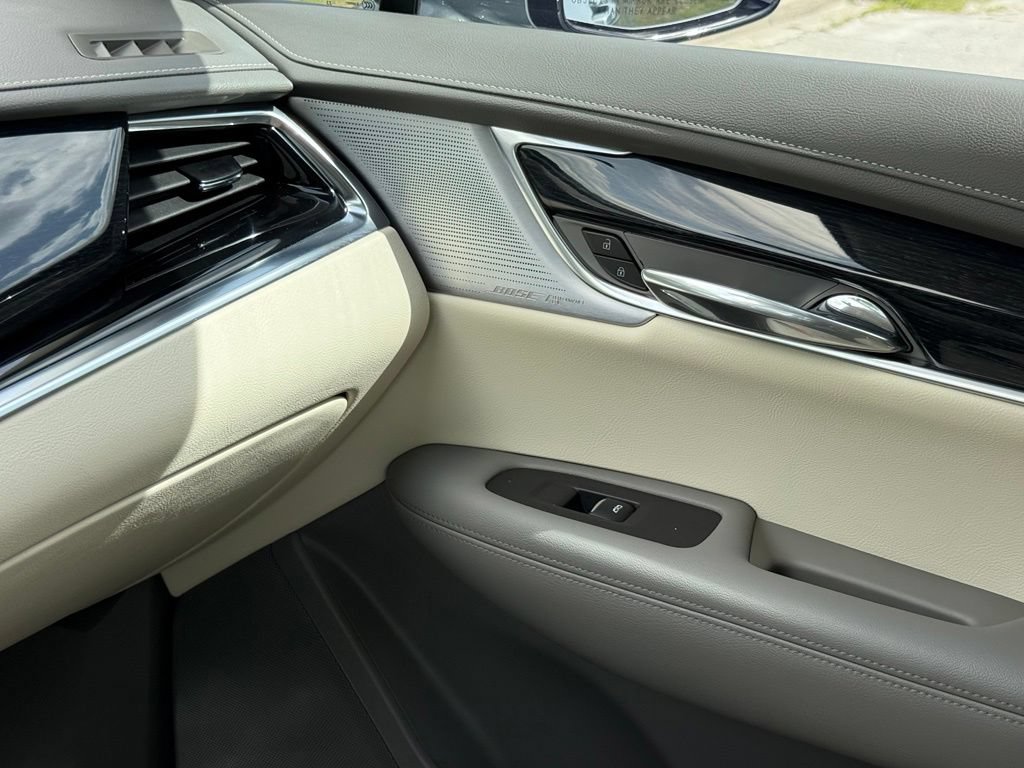Certified 2024 Cadillac XT6 Premium Luxury w/ Technology Package FWD image 38