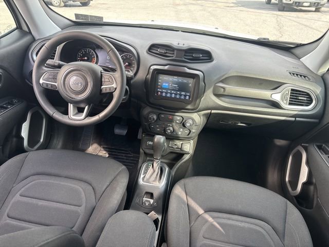 Used 2021 Jeep Renegade Latitude image 9