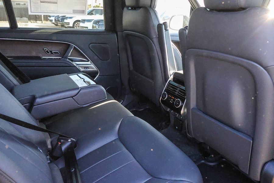 New 2026 Land Rover Range Rover Long Wheelbase SE AWD/4WD image 17