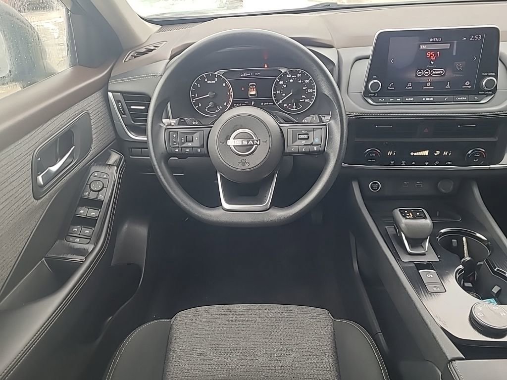 Used 2023 Nissan Rogue SV image 14