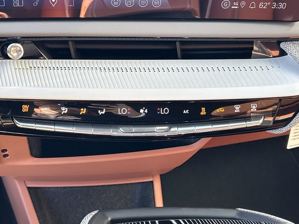 New 2026 Cadillac Optiq Luxury 2 image 23