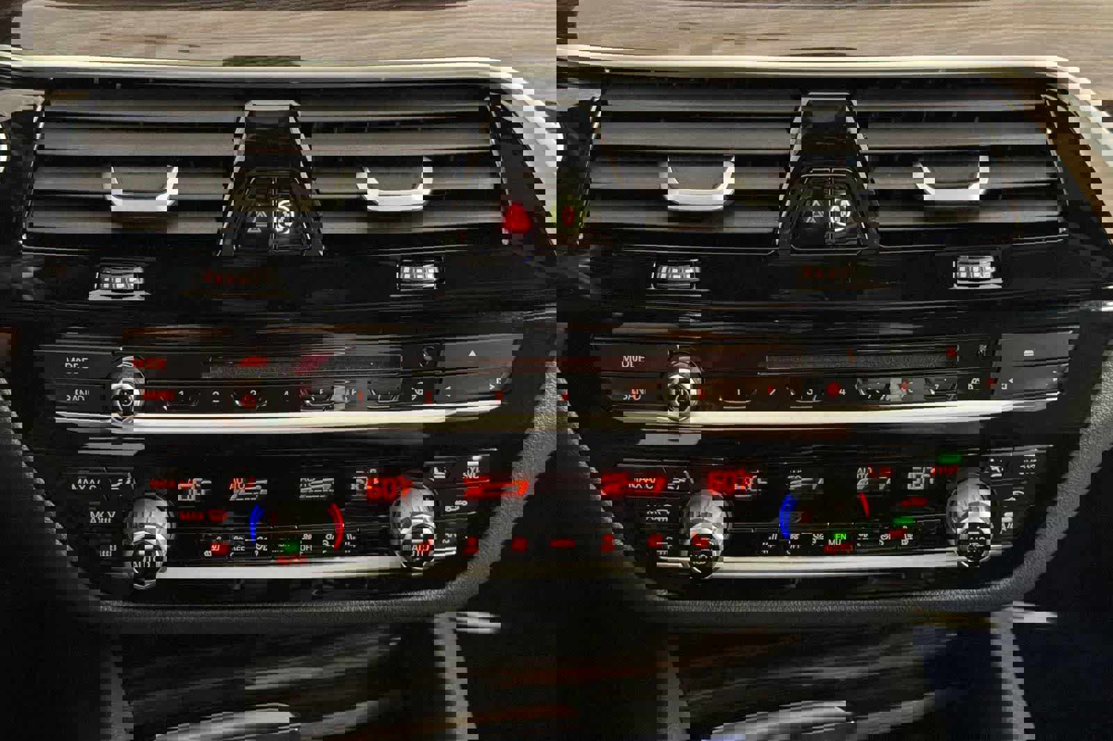 Used 2019 BMW 530e w/ Convenience Package image 20