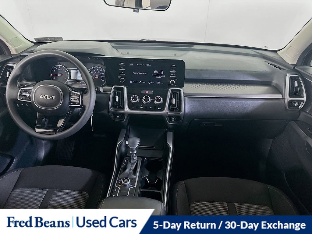Used 2022 Kia Sorento LX image 15