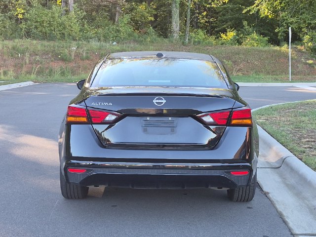 Used 2025 Nissan Altima 2.5 SV FWD image 4