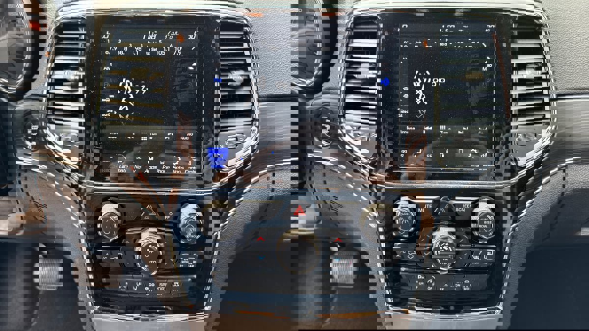 Used 2021 Jeep Grand Cherokee Limited image 13