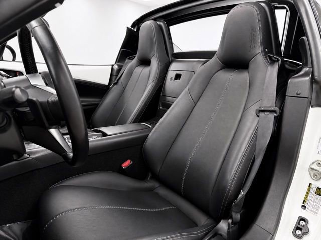 Used 2020 MAZDA MX-5 Miata RF Grand Touring RWD image 16