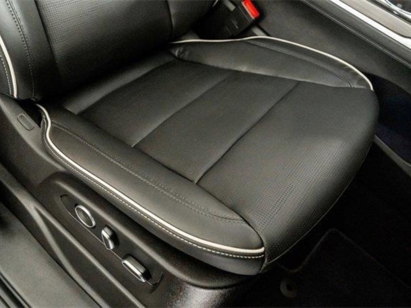 Used 2026 Cadillac Escalade Luxury w/ Touring Package image 27