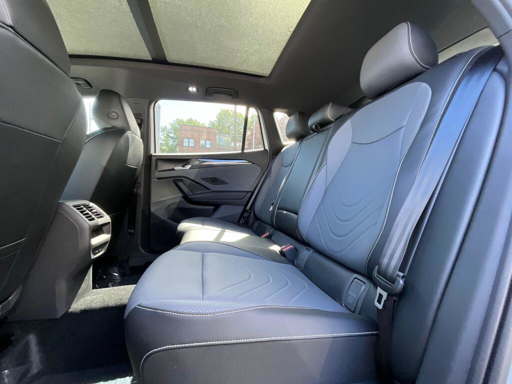 New 2026 Volkswagen Tiguan SE R-Line AWD/4WD image 13