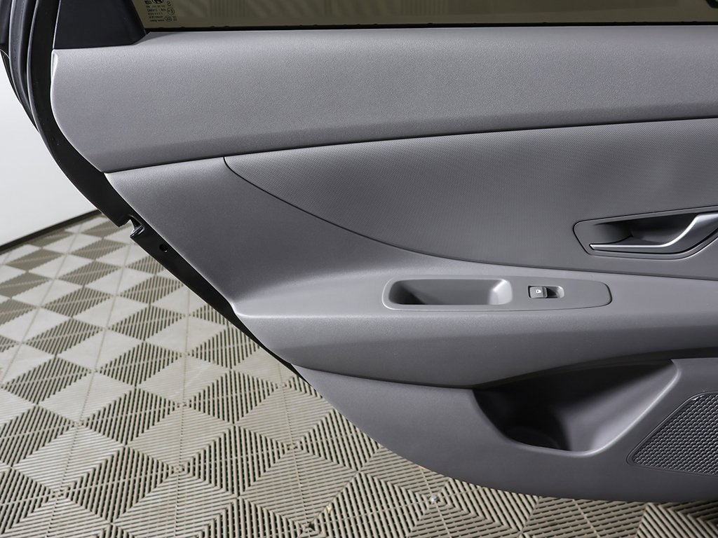 Used 2023 Hyundai Elantra Blue image 20