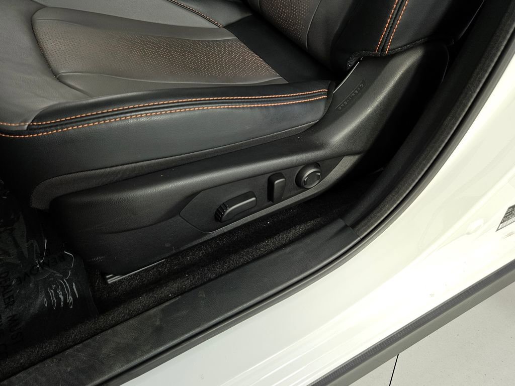 Certified 2025 Subaru Crosstrek 2.5i Limited w/ Crosstrek Mirror Package image 26