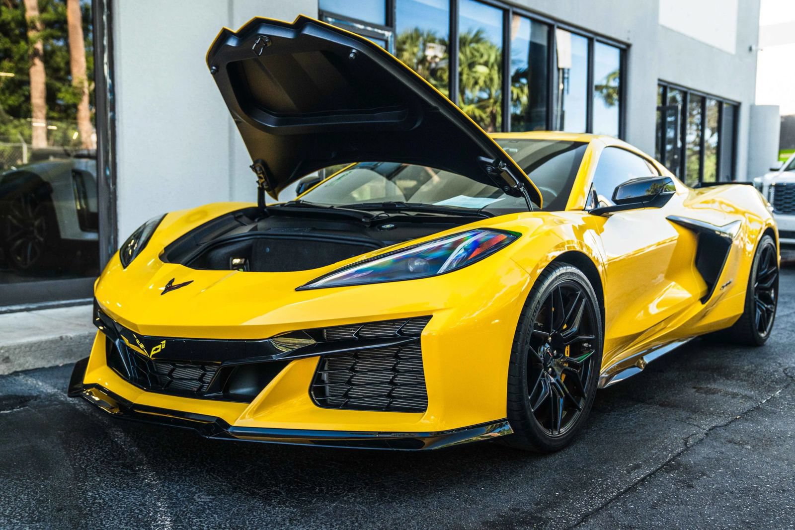Used 2025 Chevrolet Corvette Z06 RWD image 40