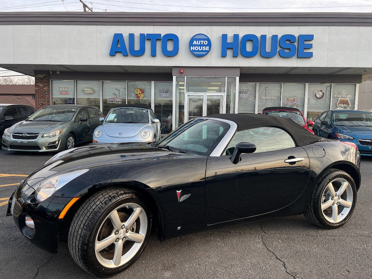 Used 2009 Pontiac Solstice Convertible w/ Preferred Package image 2