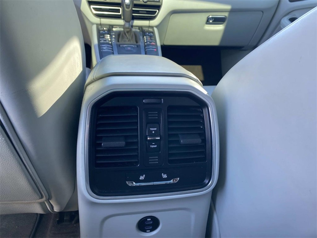 Used 2020 Porsche Macan S image 26