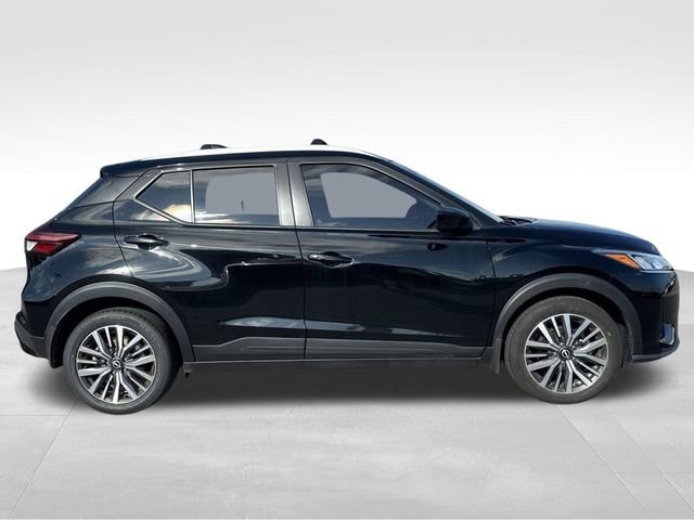Used 2024 Nissan Kicks SV FWD image 5