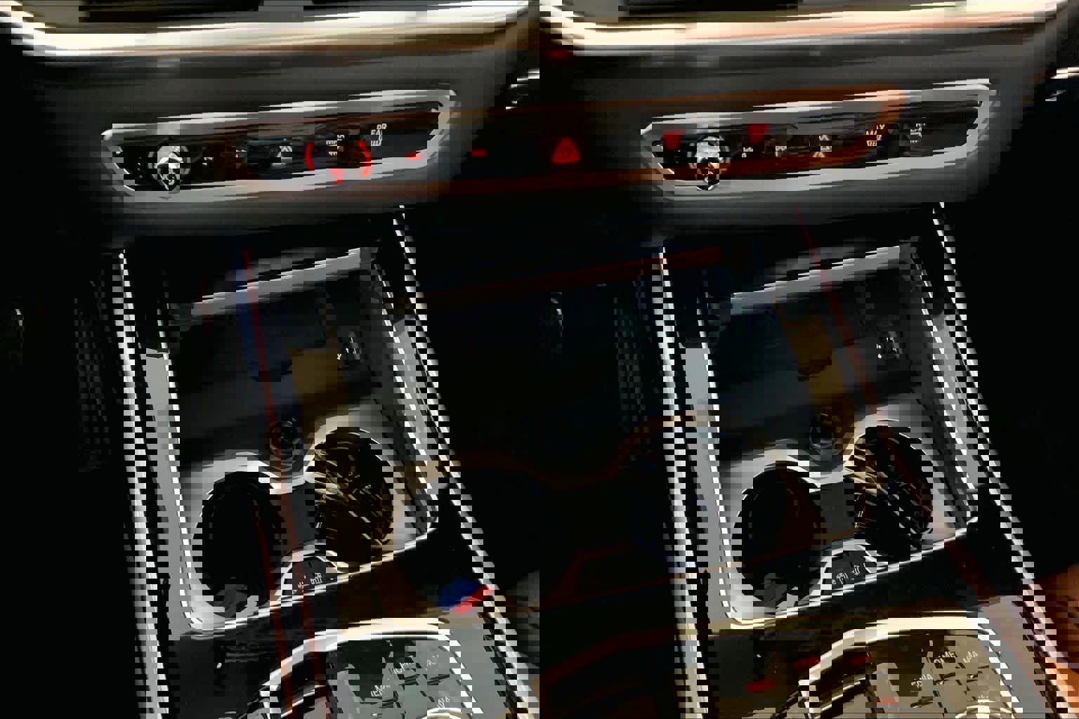 Used 2024 BMW X7 M60i w/ Executive Package image 35