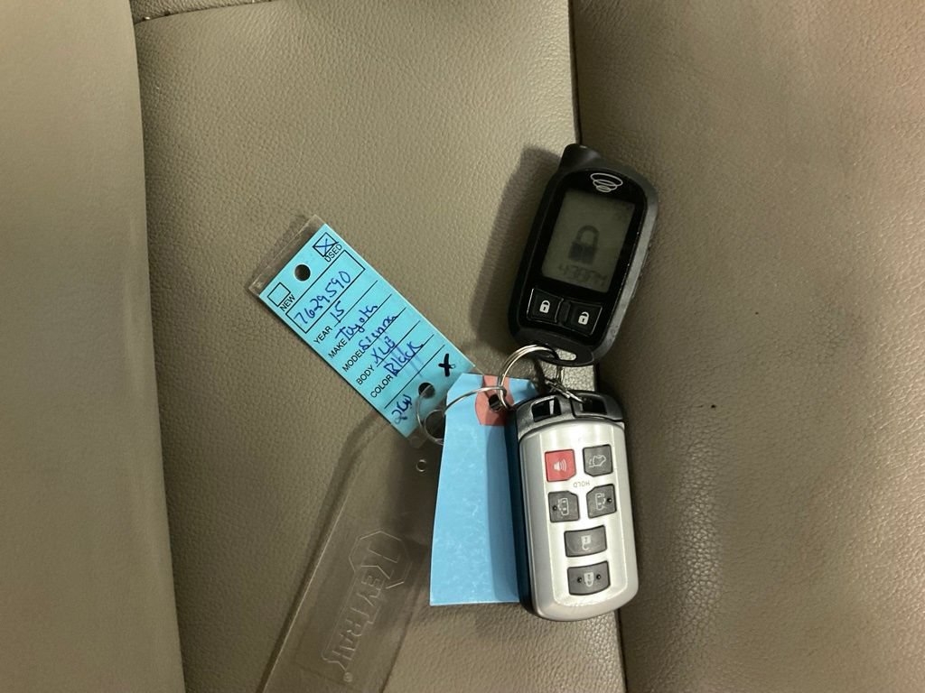Used 2015 Toyota Sienna XLE FWD image 35