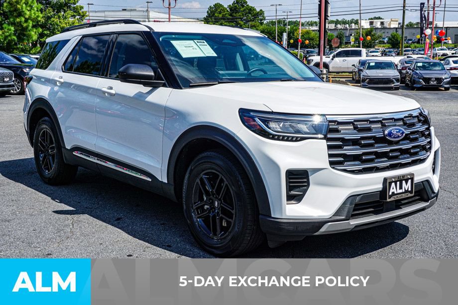 Used 2025 Ford Explorer Active RWD image 3