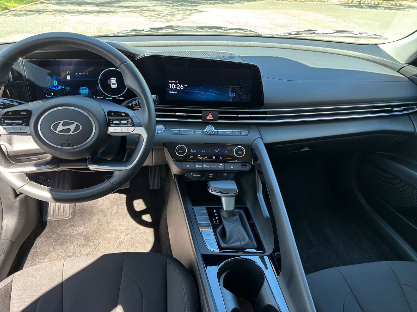 Used 2025 Hyundai Elantra SEL image 28