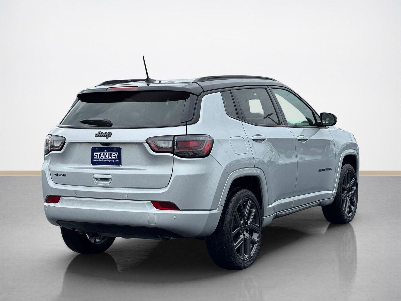 Used 2025 Jeep Compass Limited w/ High Altitude Package AWD/4WD image 8