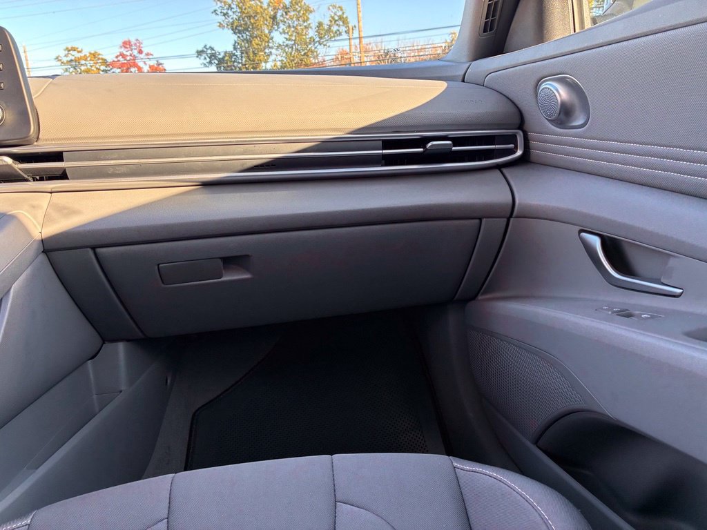 Certified 2026 Hyundai Elantra Sport FWD image 40