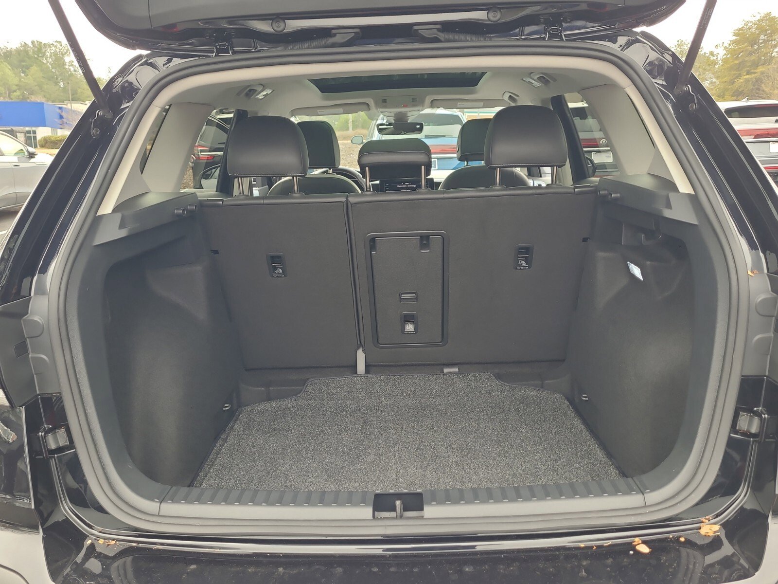 Certified 2025 Volkswagen Taos SE image 27