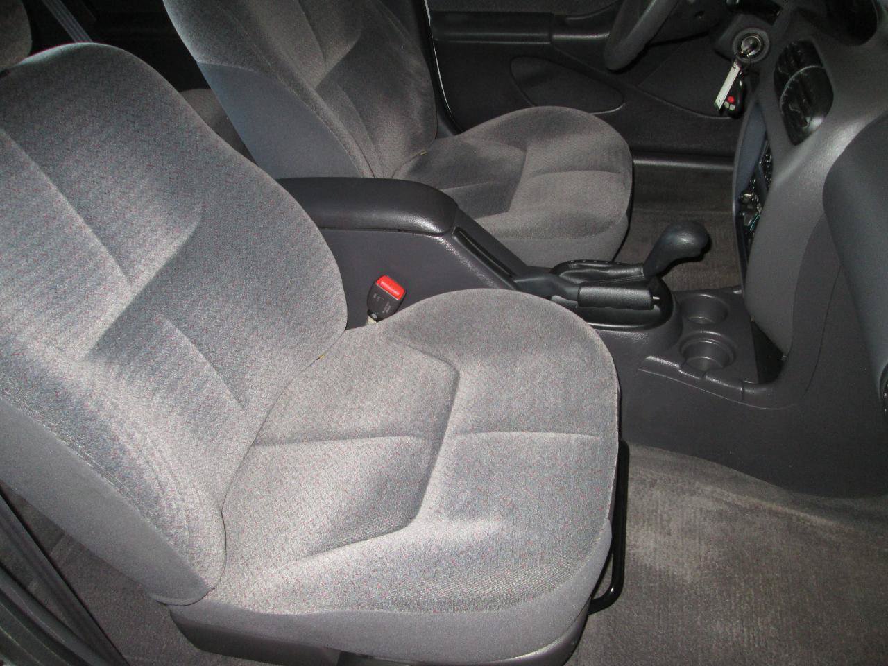 Used 2000 Dodge Stratus SE FWD image 25