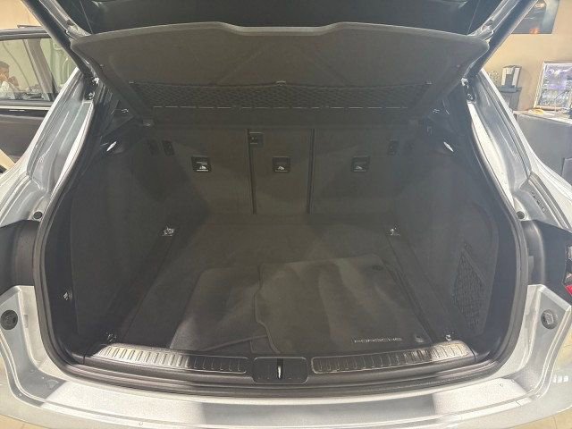 Used 2018 Porsche Macan S w/ Premium Package Plus image 32