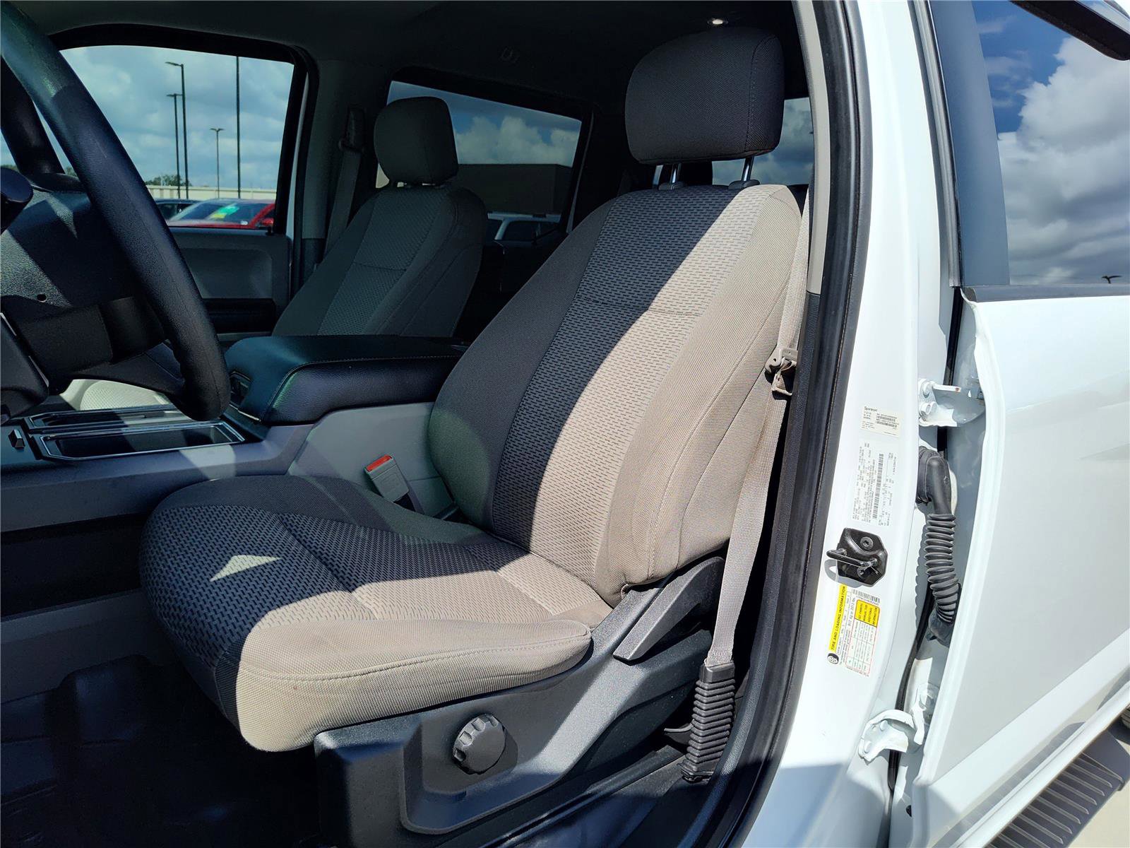 Used 2019 Ford F150 XLT w/ Trailer Tow Package image 17