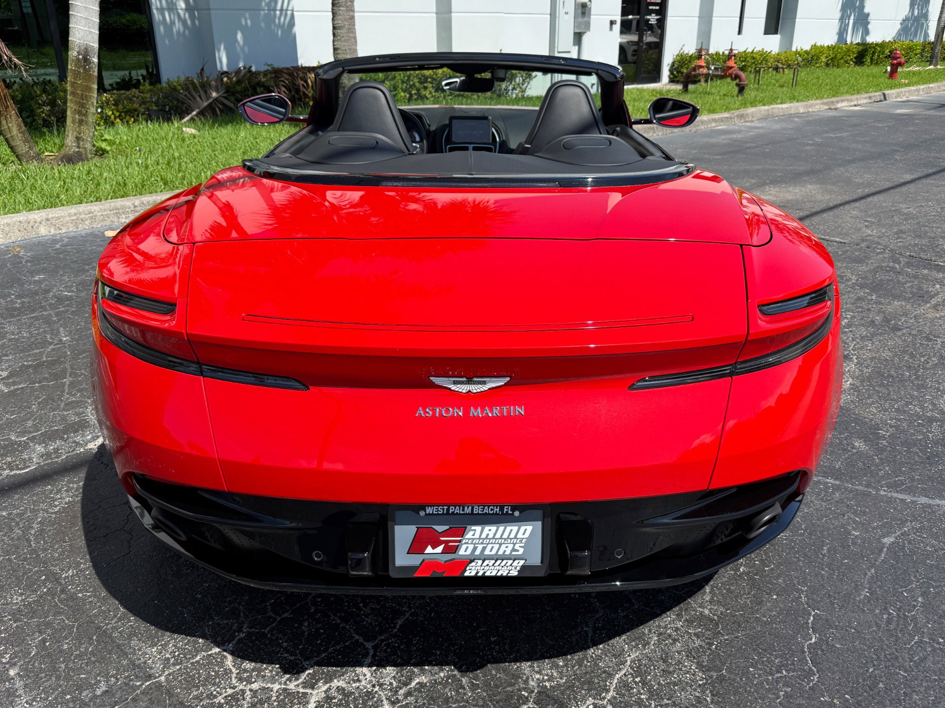 Used 2020 Aston Martin DB11 Volante RWD image 20