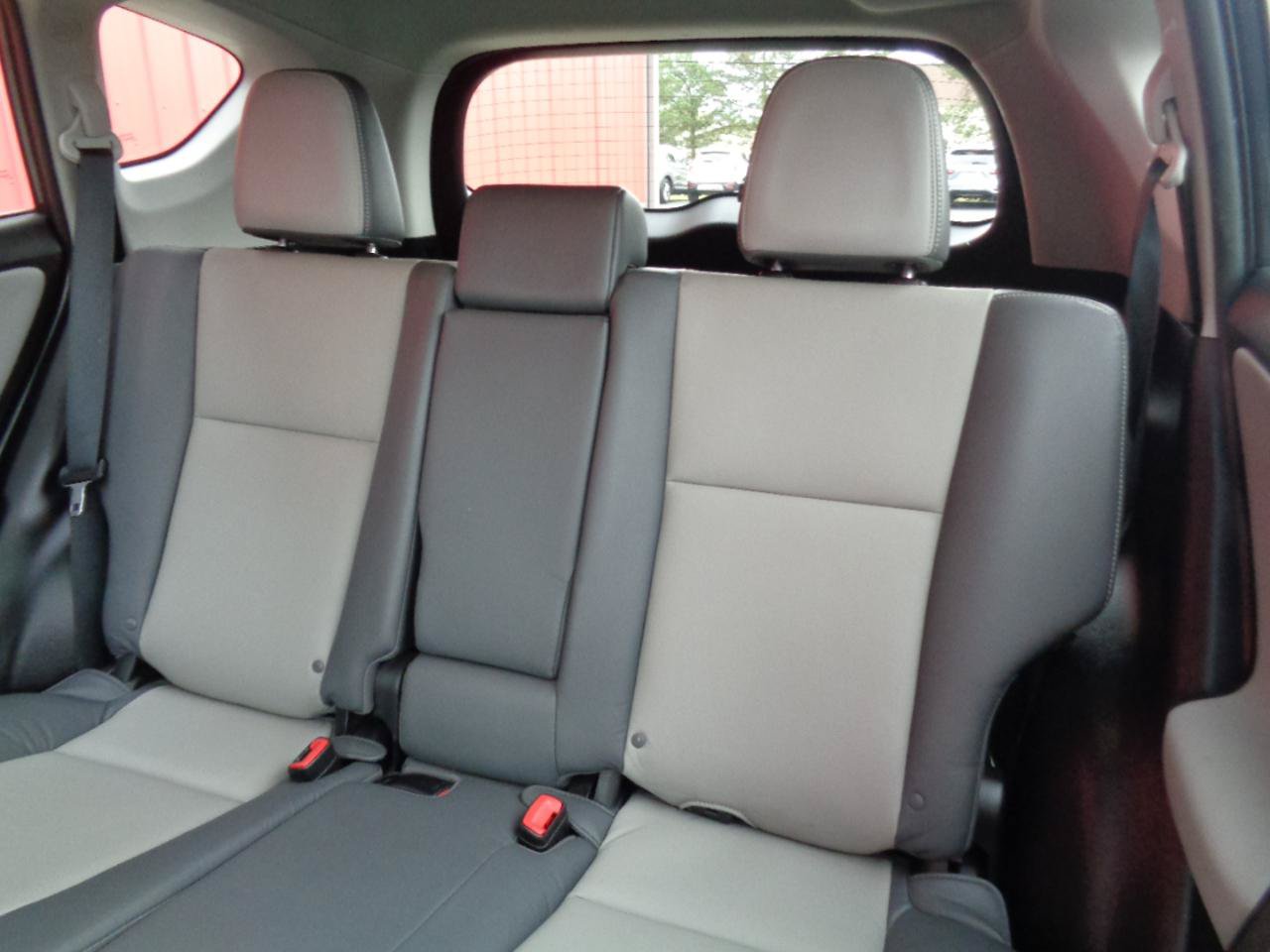 Used 2015 Toyota RAV4 Limited w/ Technology Package AWD/4WD image 9