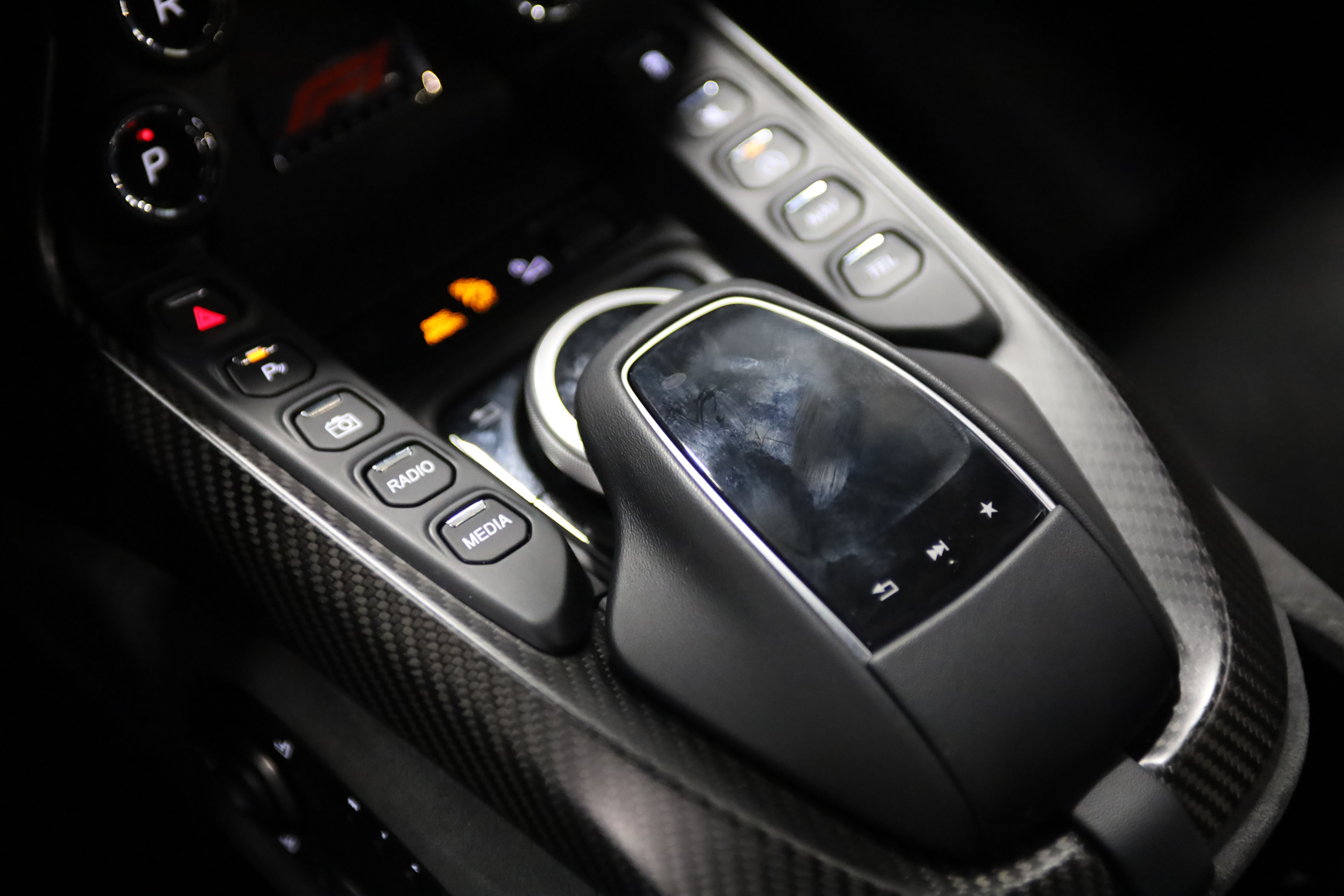 Used 2023 Aston Martin V8 Vantage Coupe RWD image 30