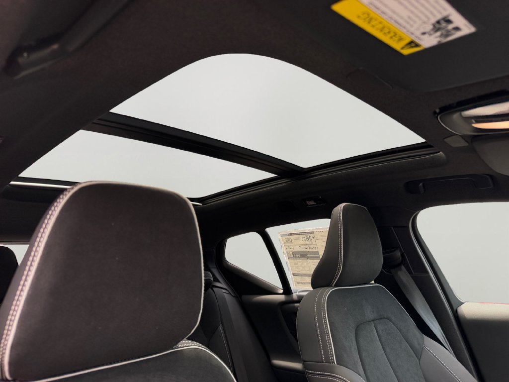 New 2026 Volvo XC40 B5 Ultra w/ Protection Package Premier AWD/4WD image 5