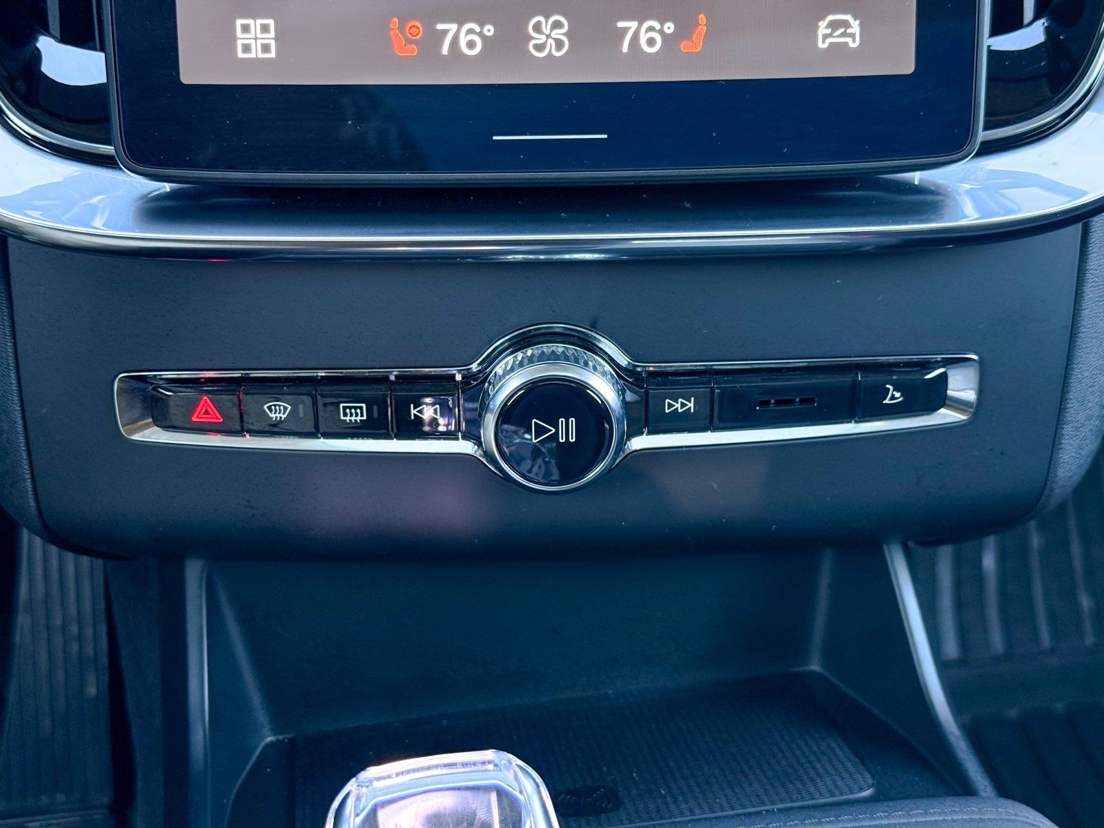 Used 2025 Volvo XC90 T8 Ultra w/ Protection Package AWD/4WD image 27