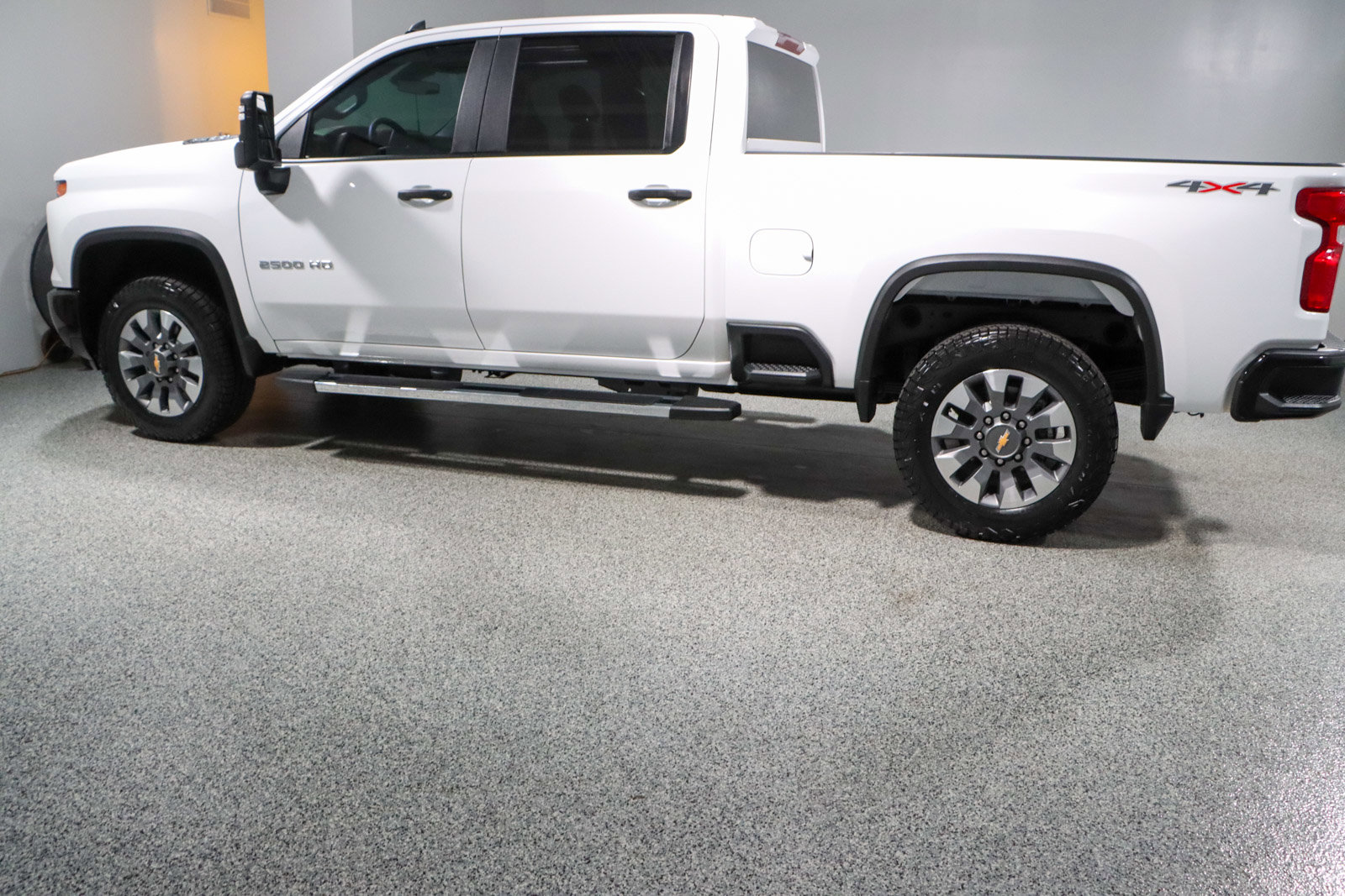 Used 2024 Chevrolet Silverado 2500 Custom image 10