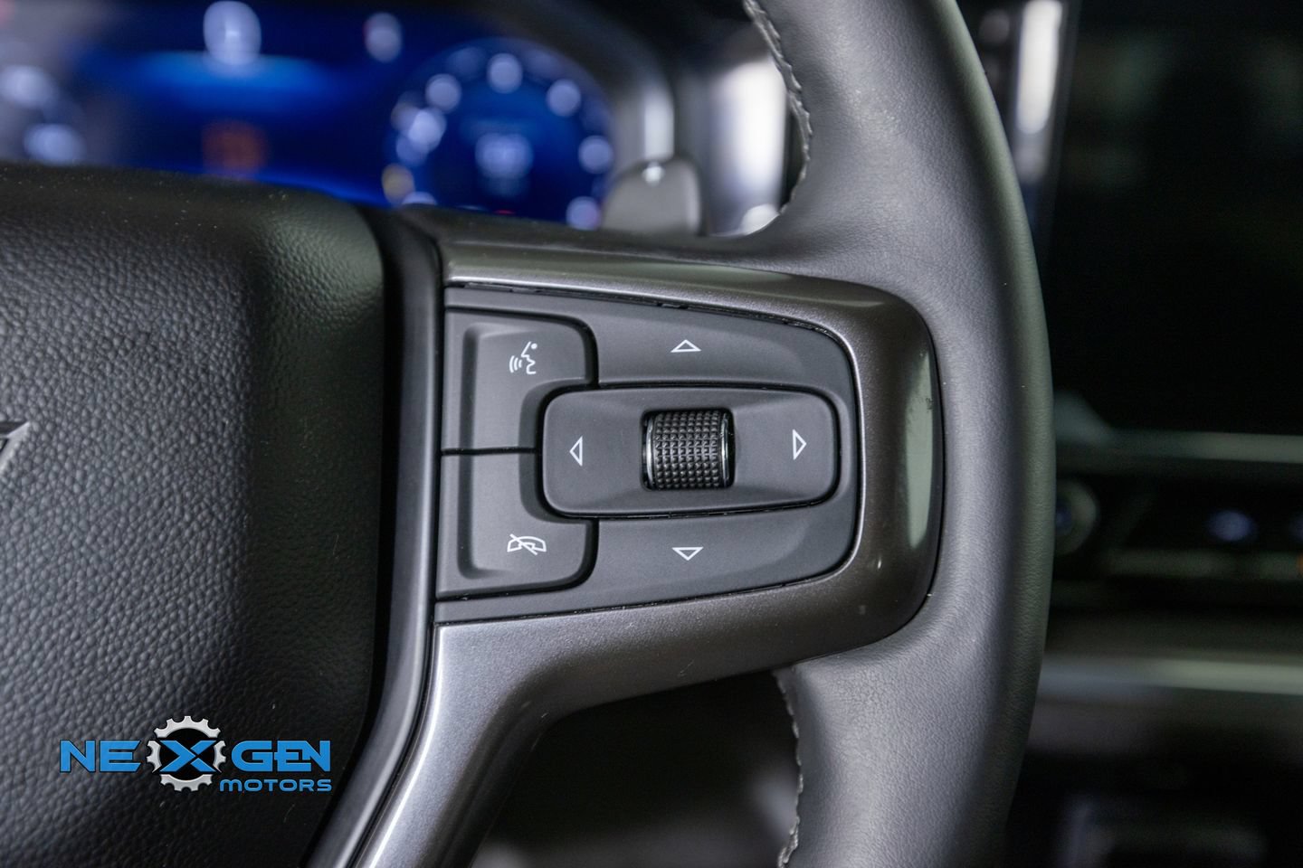Used 2025 Chevrolet Silverado 1500 High Country w/ Technology Package AWD/4WD image 15