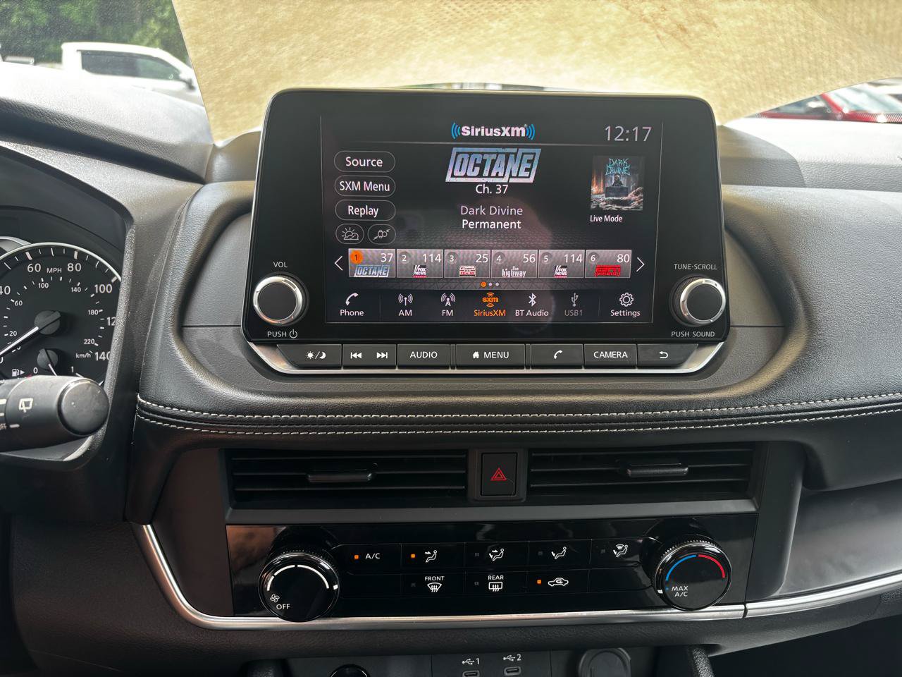 Used 2024 Nissan Rogue S AWD/4WD image 17