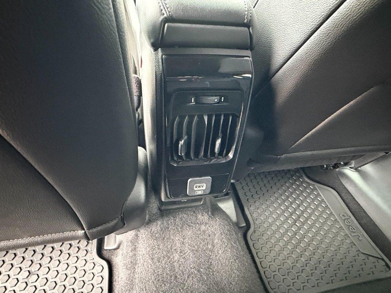 Used 2025 Jeep Compass Trailhawk AWD/4WD image 18