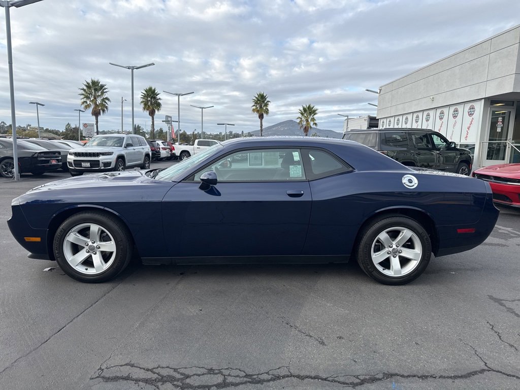 Used 2014 Dodge Challenger SXT image 4