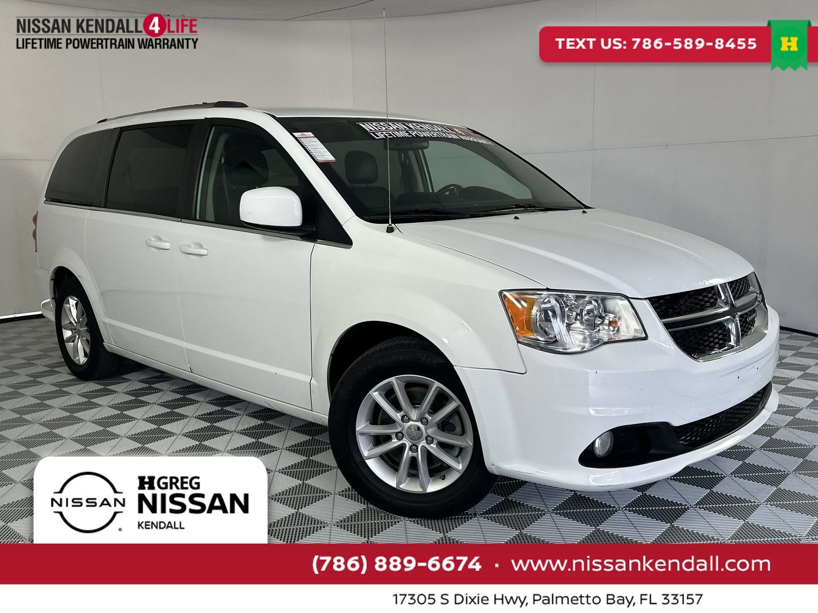 Used 2019 Dodge Grand Caravan SXT w/ Rear Park Assist Package FWD image 1