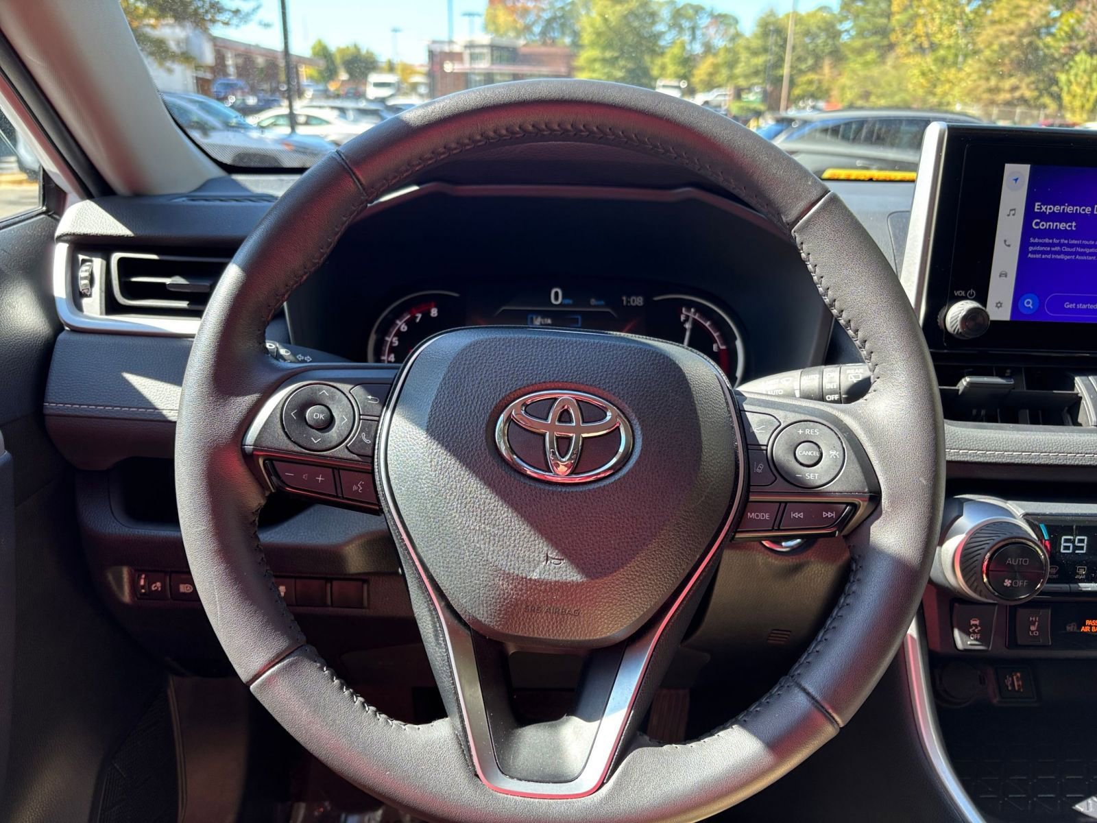 Used 2025 Toyota RAV4 XLE image 34