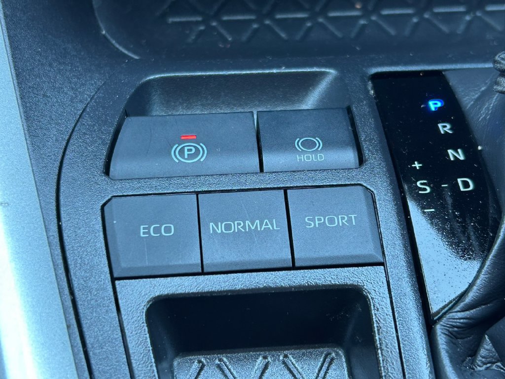Certified 2025 Toyota RAV4 XLE w/ Convenience Package FWD image 28