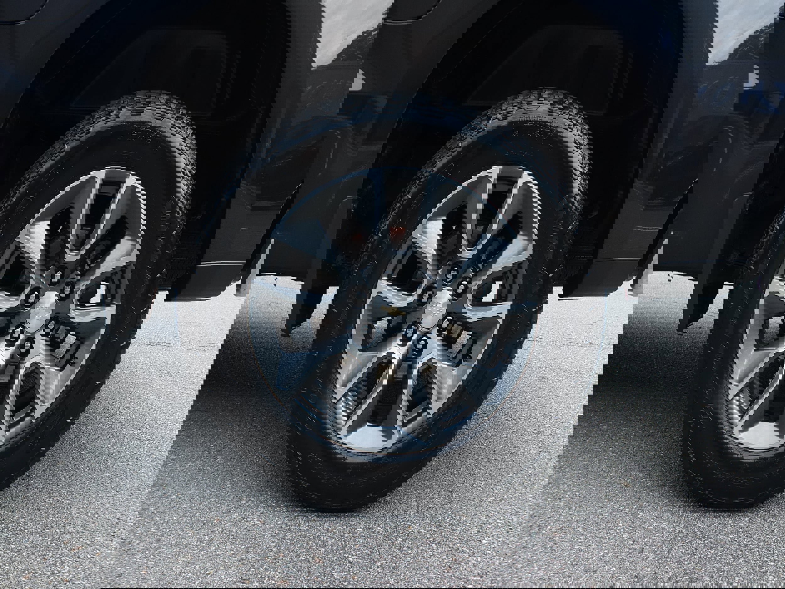 Used 2023 Chevrolet Silverado 1500 LT image 10